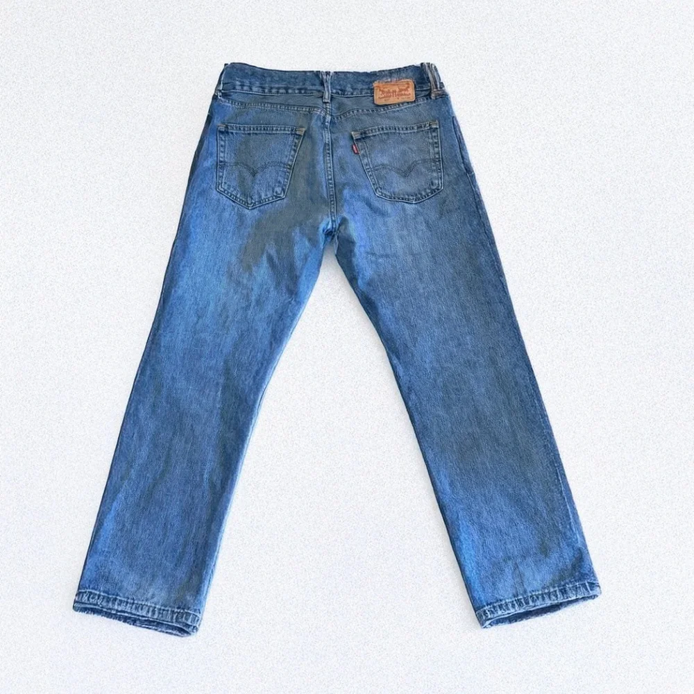 Levi's medium blue wash 505 relaxed fit jeans 32W 30L - Picture 4 of 5